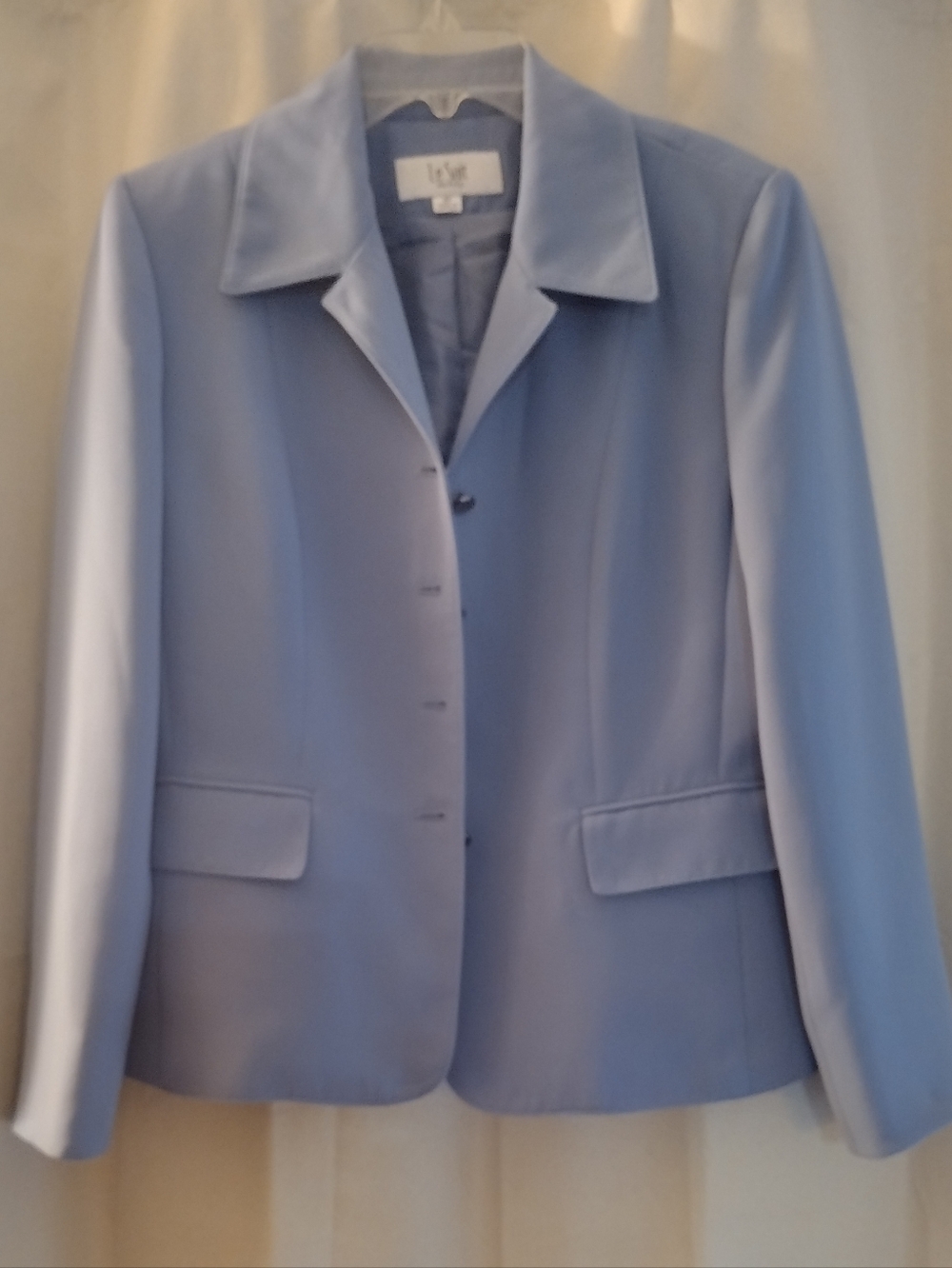 Two Toned Suit By Le Suit